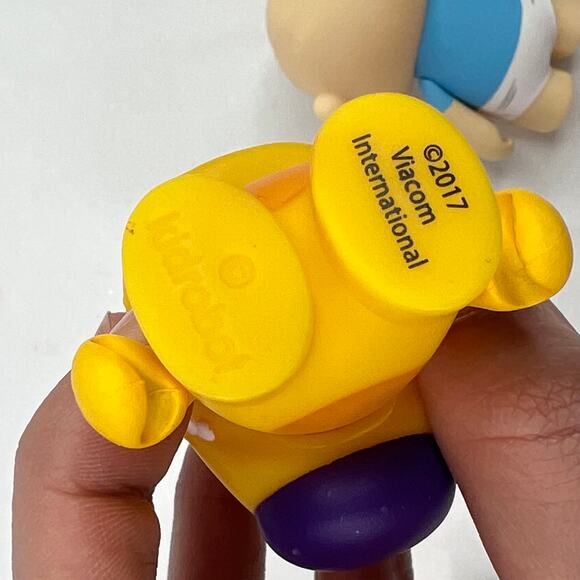 Three Kidrobot Nickelodeon Vinyl Figures - Picture 8 of 10